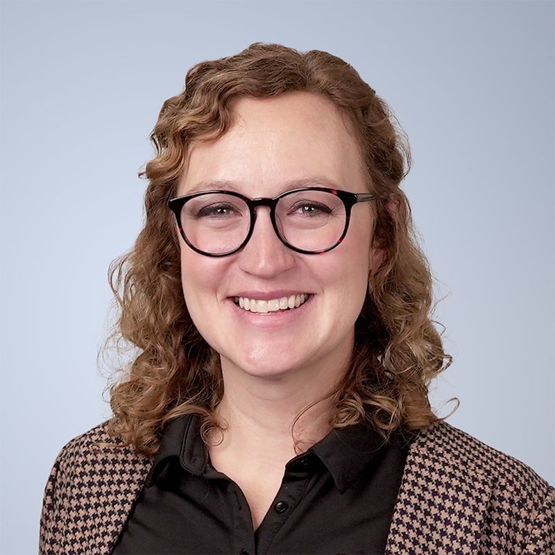 Liz Etzel Headshot